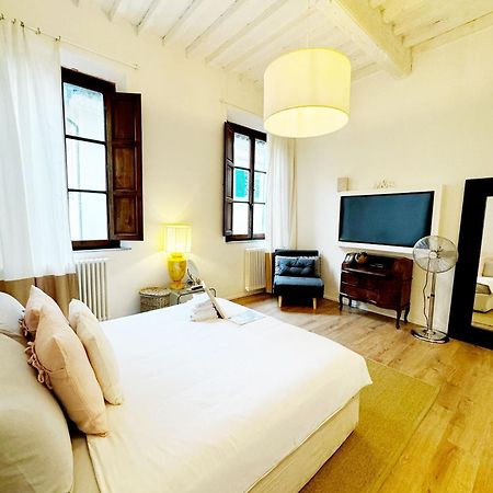 Boutique Room - Centro Storico 20 Min Da Firenze 恩波利 外观 照片