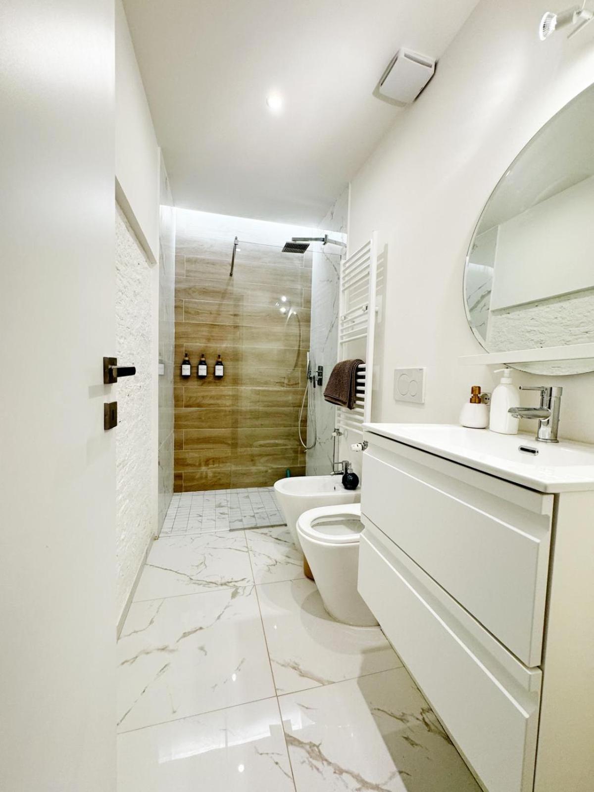 Boutique Room - Centro Storico 20 Min Da Firenze 恩波利 外观 照片
