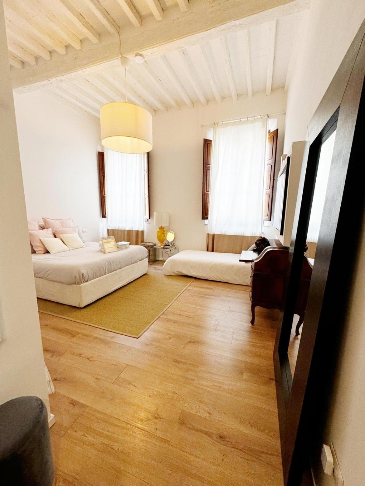 Boutique Room - Centro Storico 20 Min Da Firenze 恩波利 外观 照片