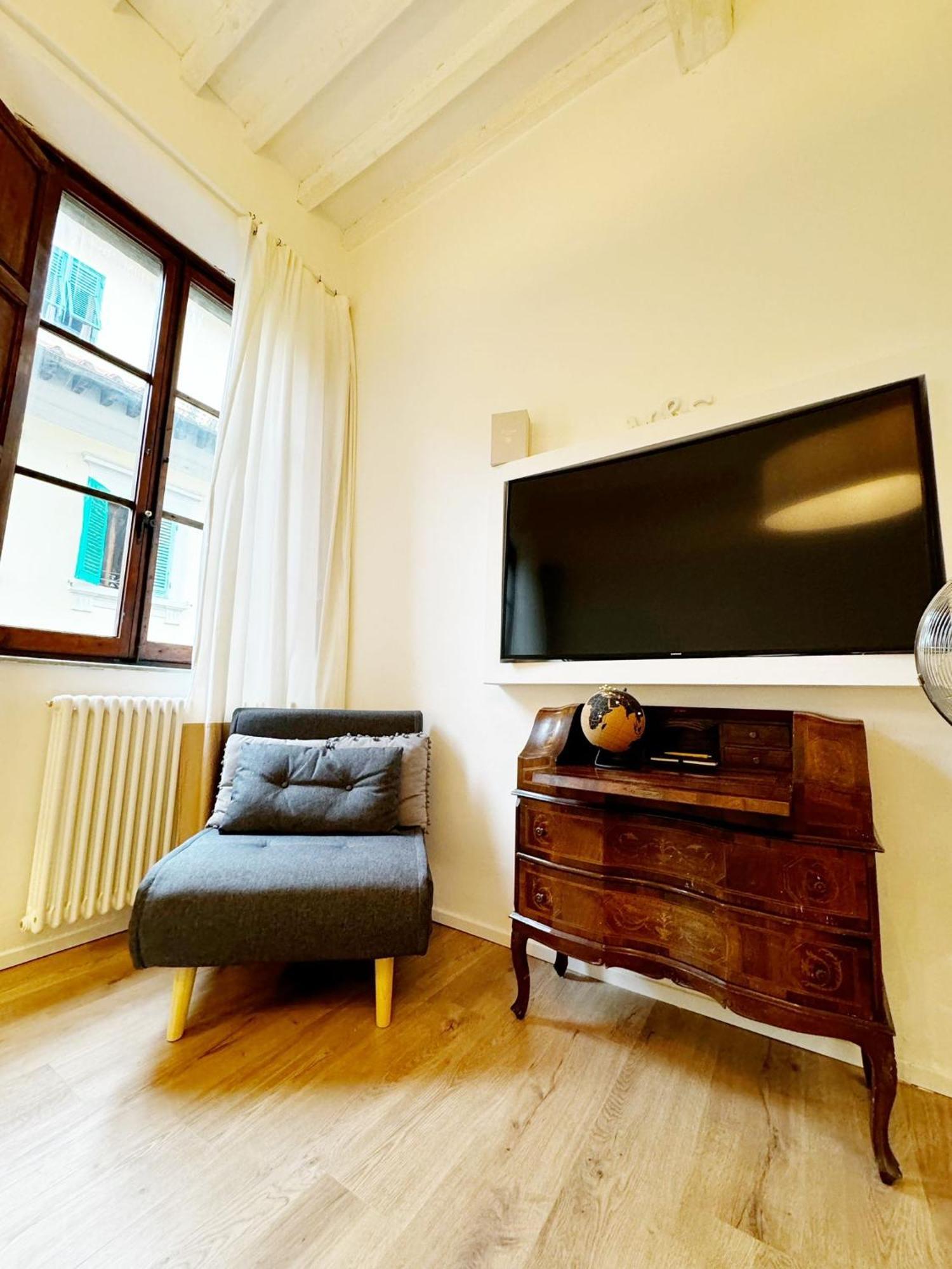 Boutique Room - Centro Storico 20 Min Da Firenze 恩波利 外观 照片